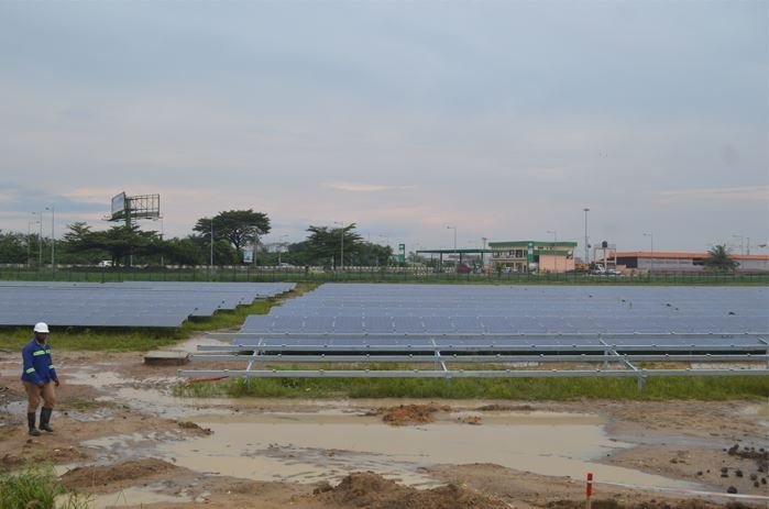 3 840 panneaux solaires pour produire 1,5 MW d’énergie, servant à l’alimentation des aéronefs à l’aéroport de Douala