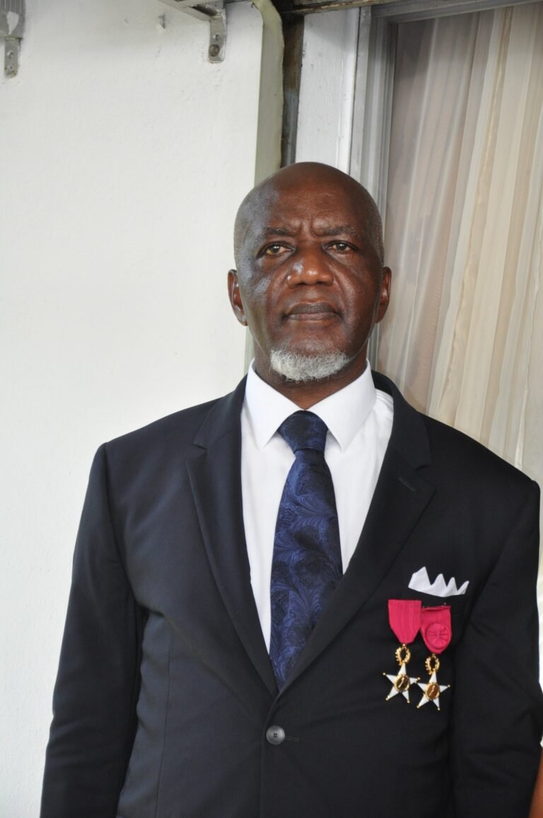 Distinction : Molongo Oscar fait Commandeur de l’Ordre National de la valeur