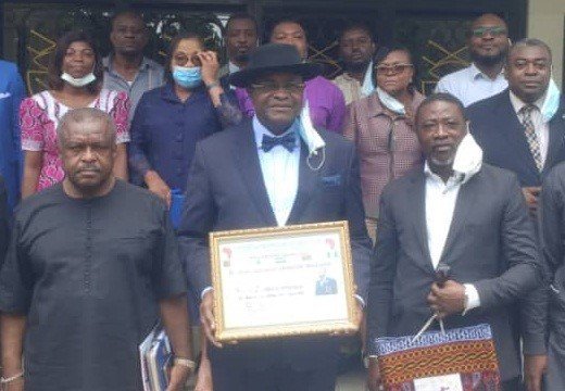 Prix d’Excellence:                                                                                                  Jean-Jacques Lengue Malapa Auréolé pour ses œuvres