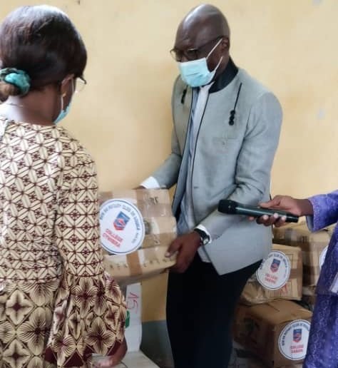 Mbam-et-Inoubou : Le Rotary Club Douala Doyen Offre plus de 4000 Livres aux Etablissements Scolaires