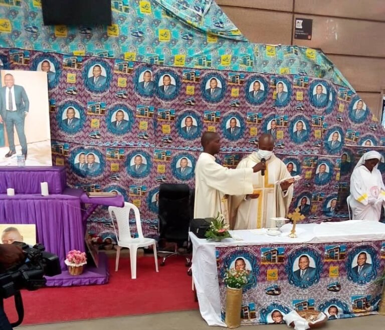 Spécial Fête du travail à FINEXS Voyages SA Douala :                                  La Mémoire de Félix ETOUNDI confiée à Dieu