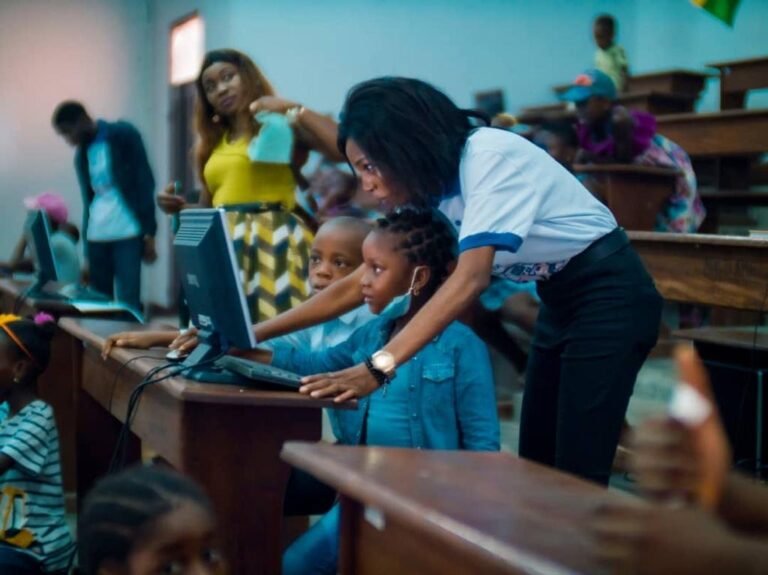 IPD-AC :                                                                                                                   Une centaine d’enfants bénéficient d&rsquo;un programme de formation à l’informatique, au codage, à l’intelligence artificielle et à la robotique.