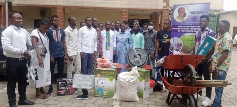 Entrepreneuriat et Employabilité jeunes à Wouri-Est: L’Espoir qui vient de l&rsquo;Hon. Elise Pokossy Doumbè