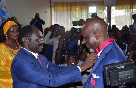 Reconnaissance Suprême de la Nation : MOULONGO Oscar Élevé au Grade de Commandeur de l’Ordre de la Valeur à Titre Exceptionnel