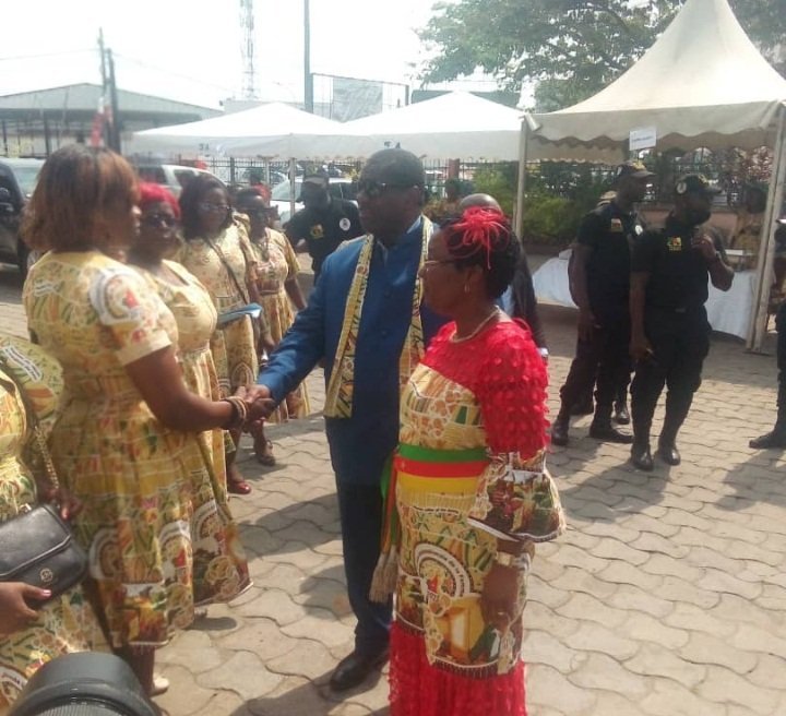 38ème Édition de la JIF : Marie DINE  ADZOGO Rend Hommage aux Femmes de la Mairie de la ville de Douala