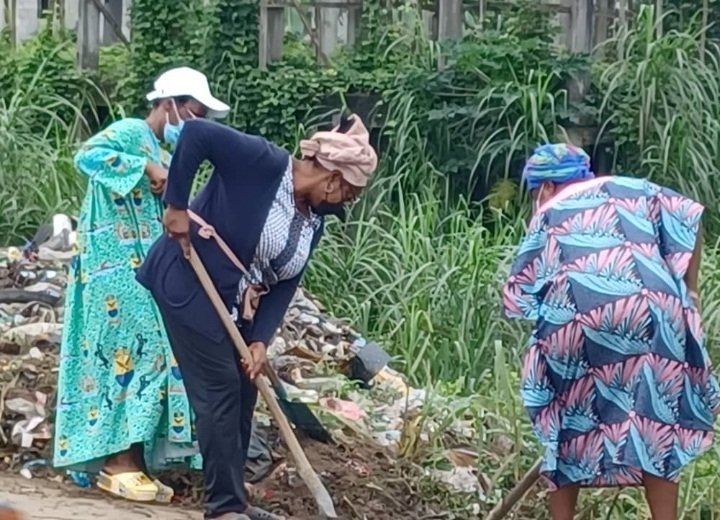 Hygiène et salubrité à Douala 3ème : Marie Dine Adzogo en abordage