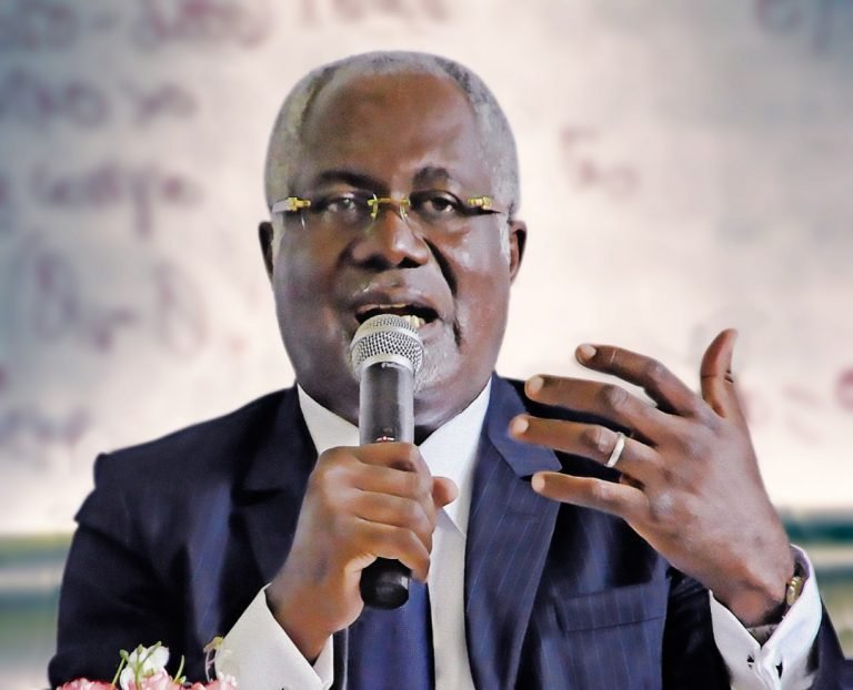 Pr. EKAMBI DIBONGUE Guillaume: Un érudit au parcours exceptionnel