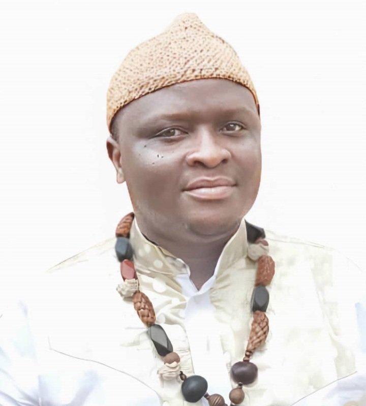 Sa Majesté MIDOUKE NGWANE Salomon désormais Chef-Service départemental du cadastre du Wouri