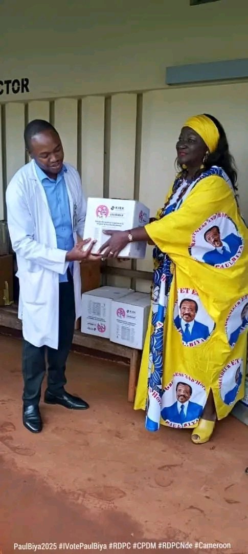 Campagne de proximité du Rdpc dans le NDE: Célestine KETCHA Courtès au chevet des malades de L’Hopital de District de Bangangté