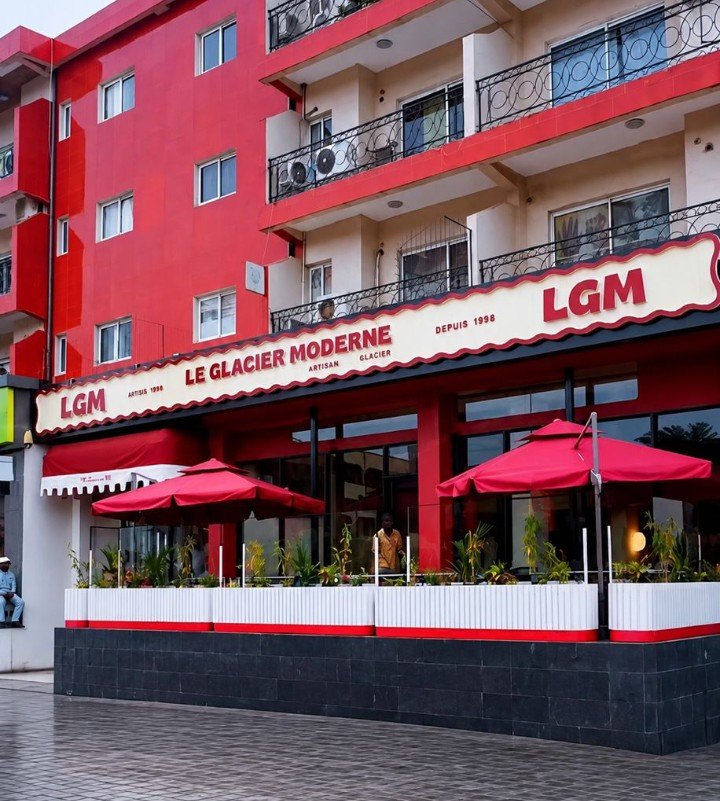 Le Glacier Moderne de Bonamoussadi : Un nouveau visage pour une expérience client sublimée