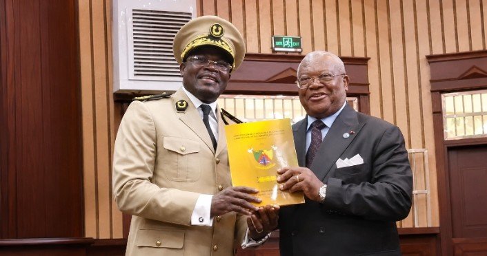 32e Journée Africaine de la Fonction Publique: le Préfet Bouba Haman reçoit une distinction prestigieuse pour son action exemplaire dans l’Océan