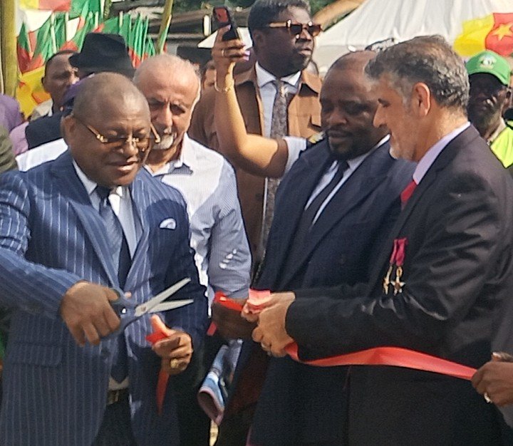 Cameroun: Le Groupe Hoballah offre une voie neuve et reçoit la reconnaissance de la Commune de Douala 5e